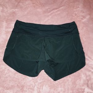 LULU LEMON — BLACK RUNNING SHORTS